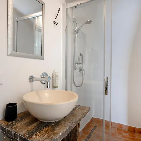 Guesthost - Casa Pomes *