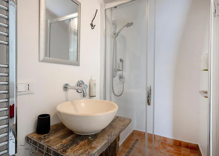 Guesthost - Casa Pomes *